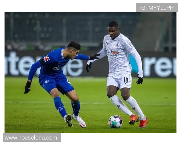 沙尔克04与巴塞尔互交白卷，握手言和共进下一轮比赛